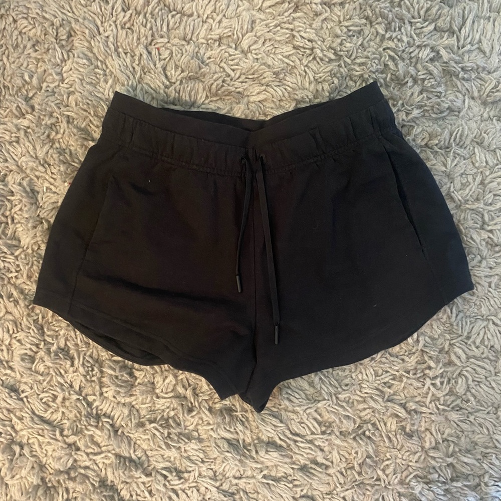 Lululemon inner glow shorts size 8